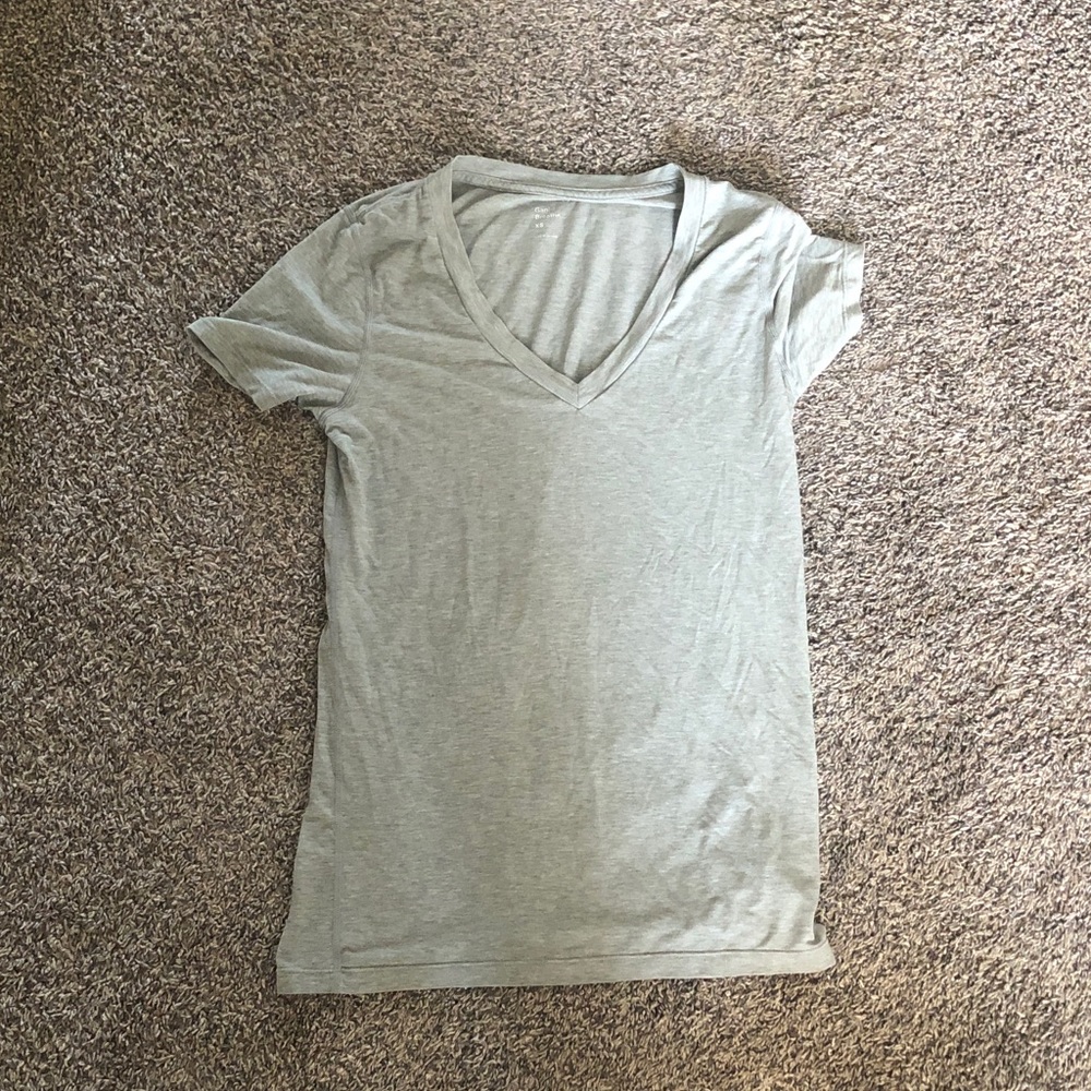 GAP Women's Heather Gray V-Neck Short Sleeve Tee